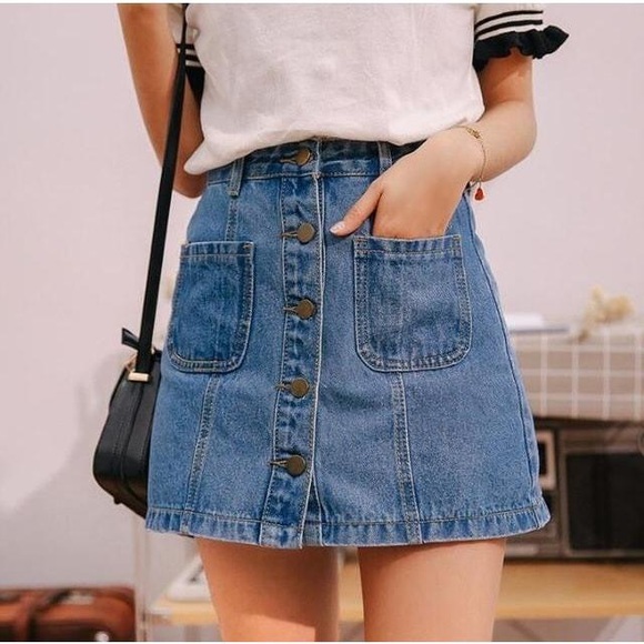 Urban Outfitters Dresses & Skirts - BDG denim skirt
